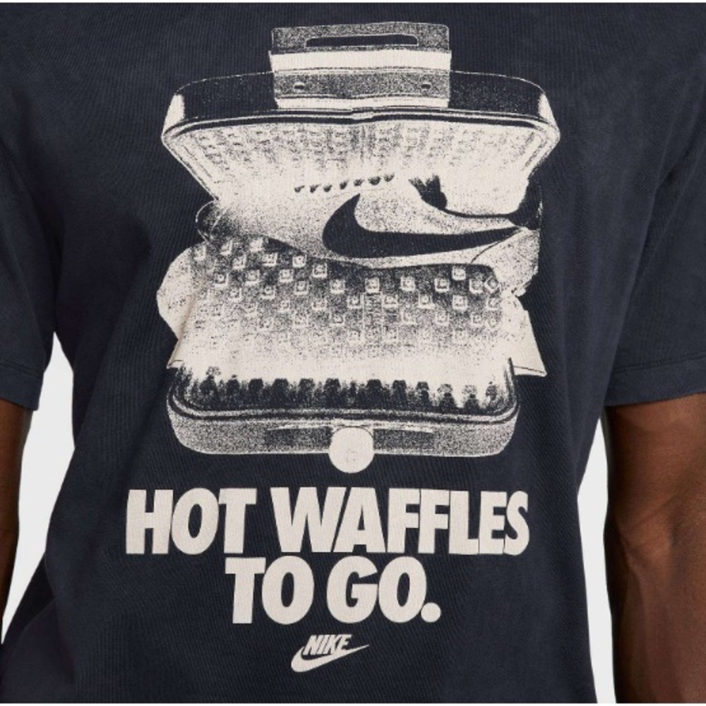 Nike T-shirt Hot Waffles To Go Black Retro Waffle Shoe Mens XL AR4997-101